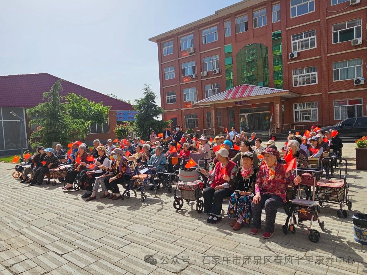 白衣天使與全天下母親節日快樂！